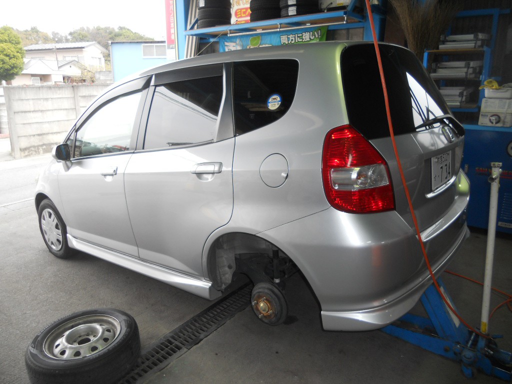 ホンダフィット走行時にゴーッと変な音がでる不具合の修理 オートサプライ鈴木 埼玉県上尾市