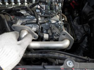 P0401 EGRシステム流量不足 警告灯が点灯したCX-5のエンジンドライアイス洗浄